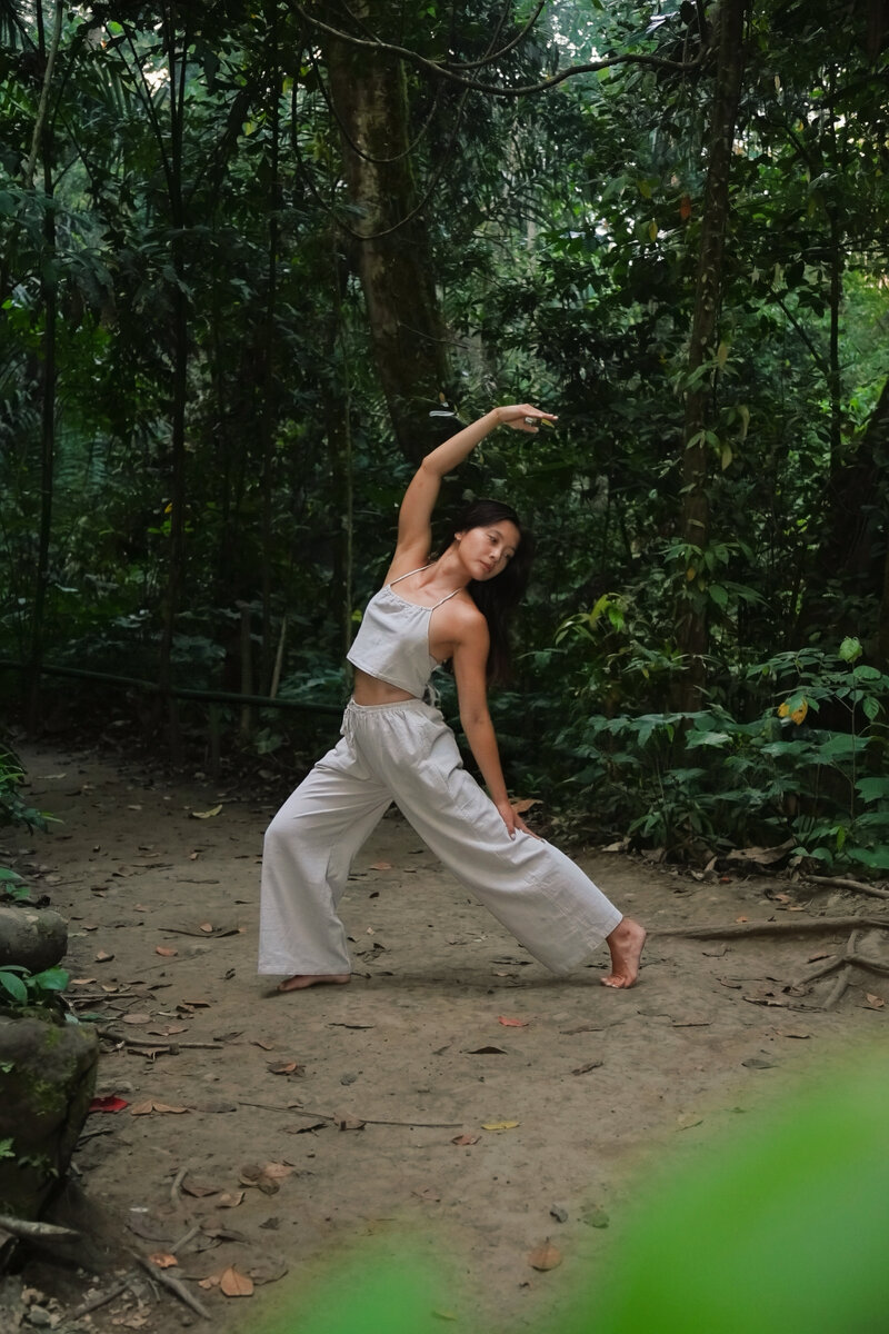 Hoan-My en pratique dans la jungle